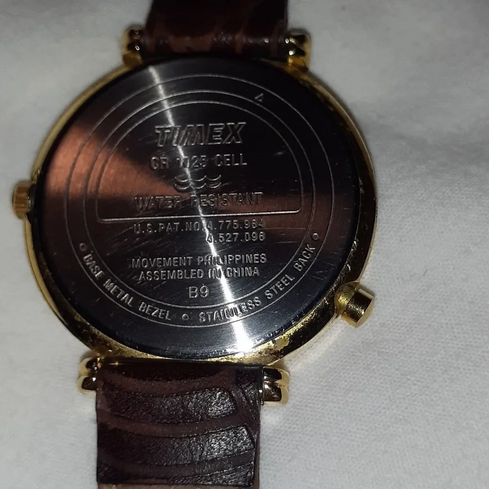 Vintage 1994 Timex Indiglo Quartz Watch Gold‎ Case